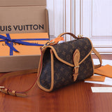  Structured tote bag carried on shoulder