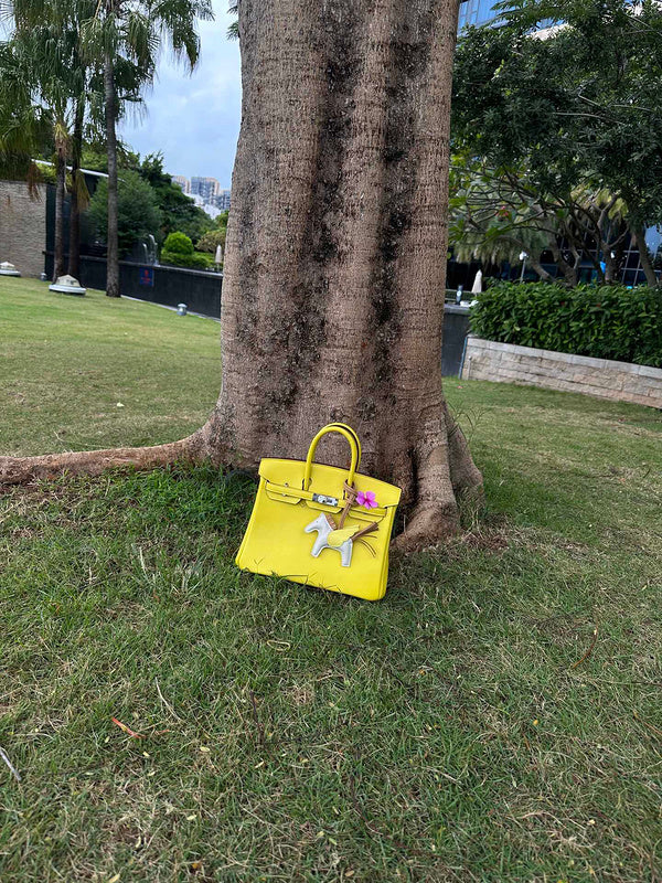 Fluid handbag styled for everyday wear