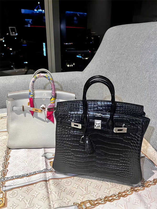 sophisticated shopper bag styled with outfit 12