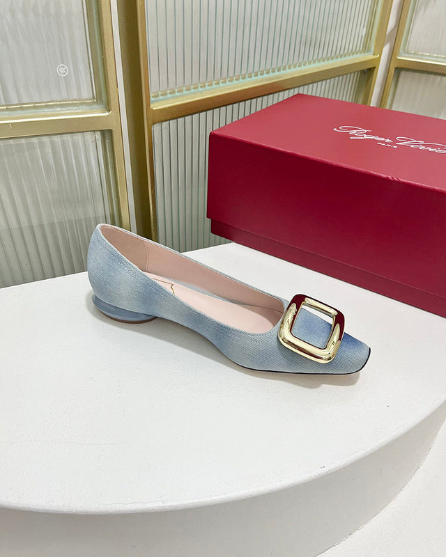 Styling view of Roger Vivier luxury piece style No.103