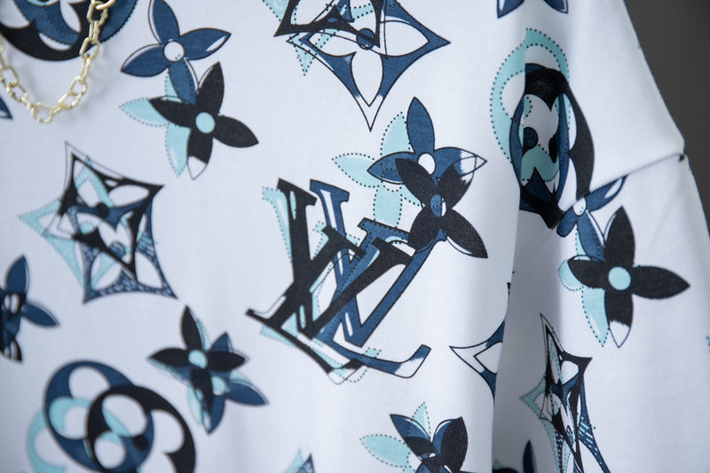Front view of Louis Vuitton cotton t-shirt with logo-detail design