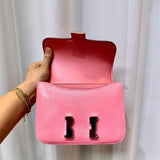  modern carryall bag detail view showing craftsmanship 20