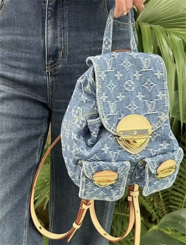  graceful shopper bag styled with outfit 18