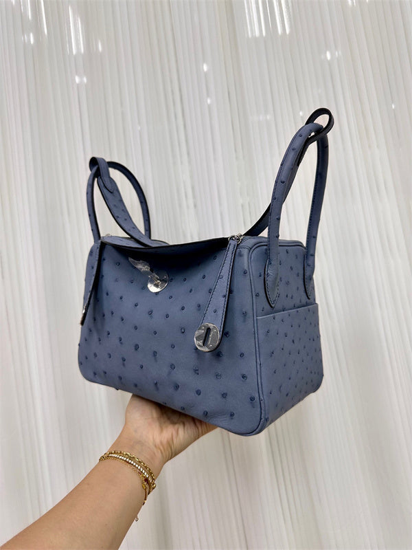  Polished shopper bag carried on shoulder