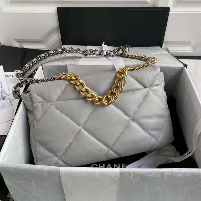  women's handbag, spacious design, view 2