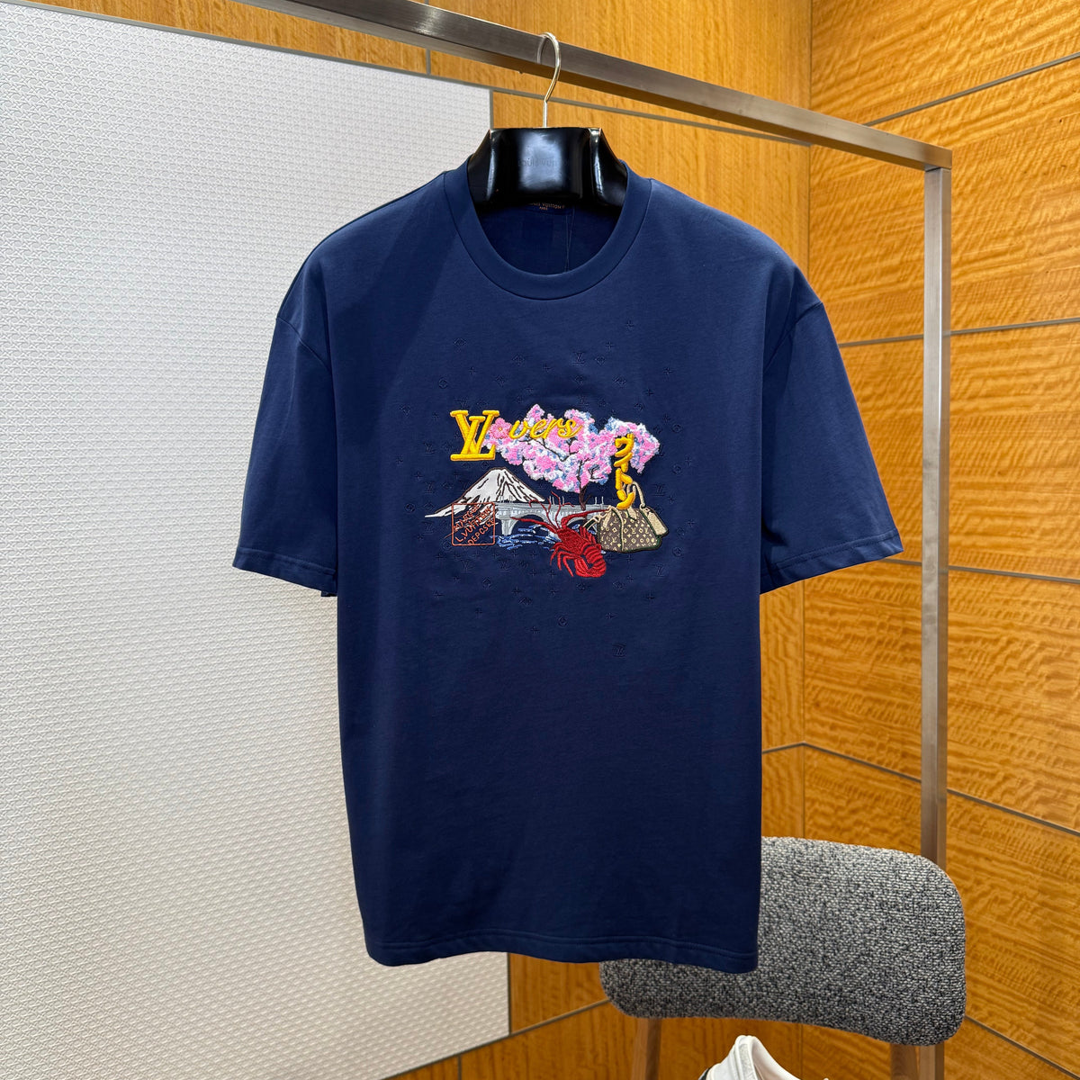 Louis Vuitton T-Shirts? Louis Vuitton Lou T-shirt Premium Designer Cotton T-Shirt