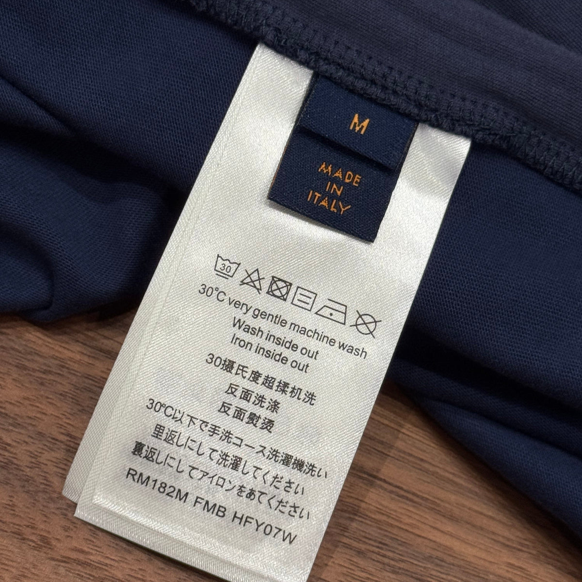 Louis Vuitton T-Shirts? Louis Vuitton Lou T-shirt Premium Designer Cotton T-Shirt