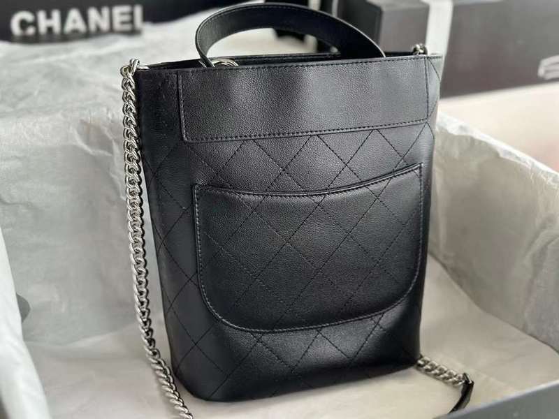 Zivas Charm Effortless Elegance Luxury Handbag (Timeless Wardrobe Addition) – Back View