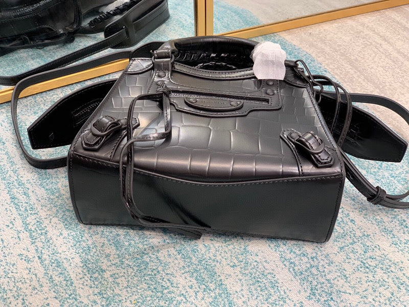 Polished Premium PU Leather Handbag - Refined Silhouette | Women's Designer-Inspired Purse #668 - hardware and detail close-up (image 5) of designer-inspired handbag
