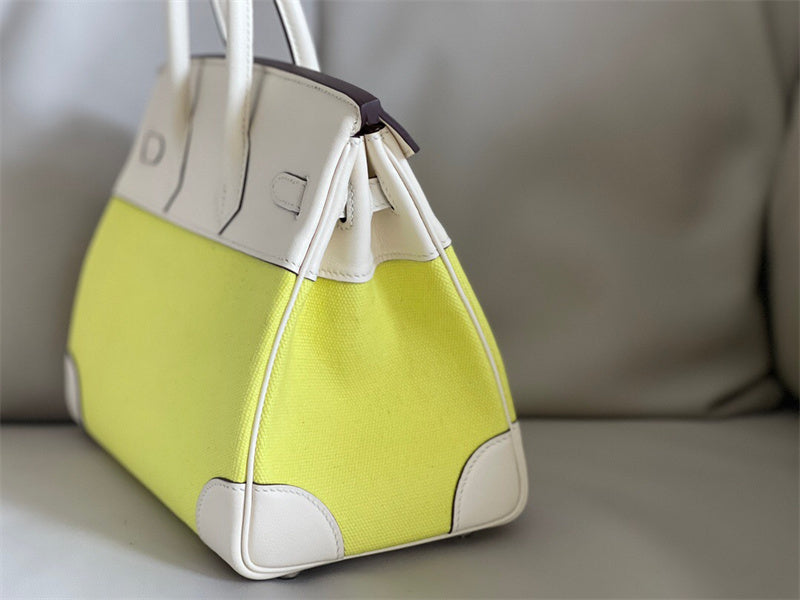  Sophisticated shopper bag carried on shoulder 10