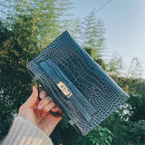  shoulder bag interior and compartment view 27