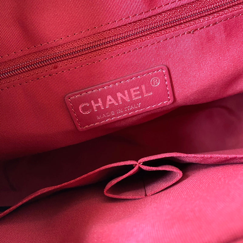  spacious purse view 4