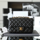  women's handbag, versatile design, view 1