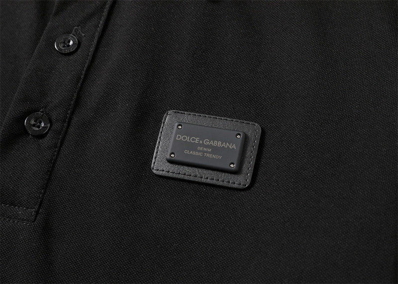 Full styled look of Polo cotton polo shirt with logo-detail design