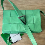 Sleek Vegan Leather Handbag - Chic Everyday Appeal | Women's Fashion Handbag #1646 - texture close-up (image 9) of designer-inspired handbag