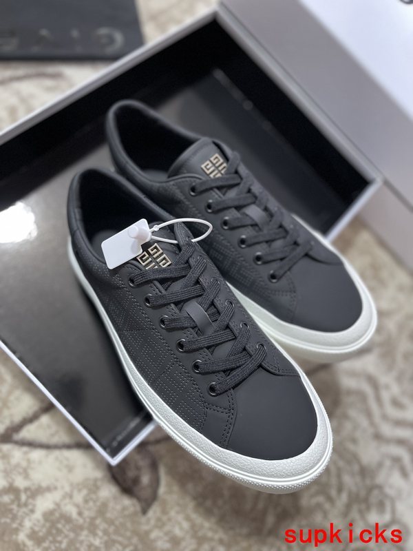 Givenchy shoes Style 027 - sole and craftsmanship detail