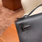  shopper bag interior and compartment view