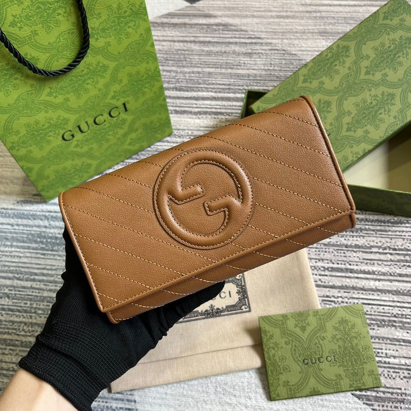 Side profile of polished everyday-luxe women's handbag – women's everyday handbag
