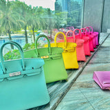  Minimalist shopper bag carried on shoulder 10