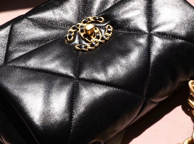 Zivas Charm Elevated Essentials Designer Handbag (Designer-Inspired Craftsmanship) – Styled Look