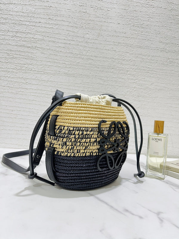 Ziva's Charm handbag – full view (16cm*12cm*18cm)
