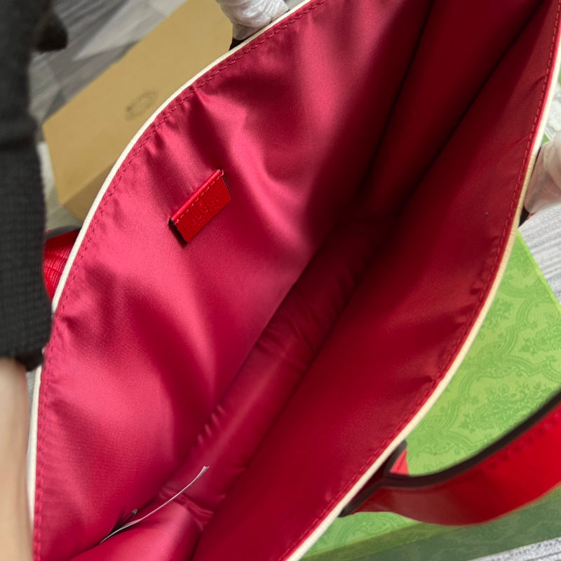 Sculpted handbag styled for everyday wear