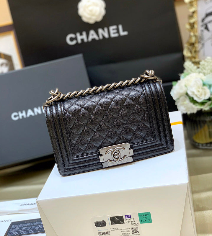  women's handbag, versatile design, view 1