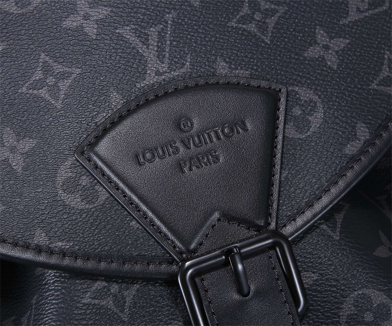  minimalist shopper bag detail view showing craftsmanship