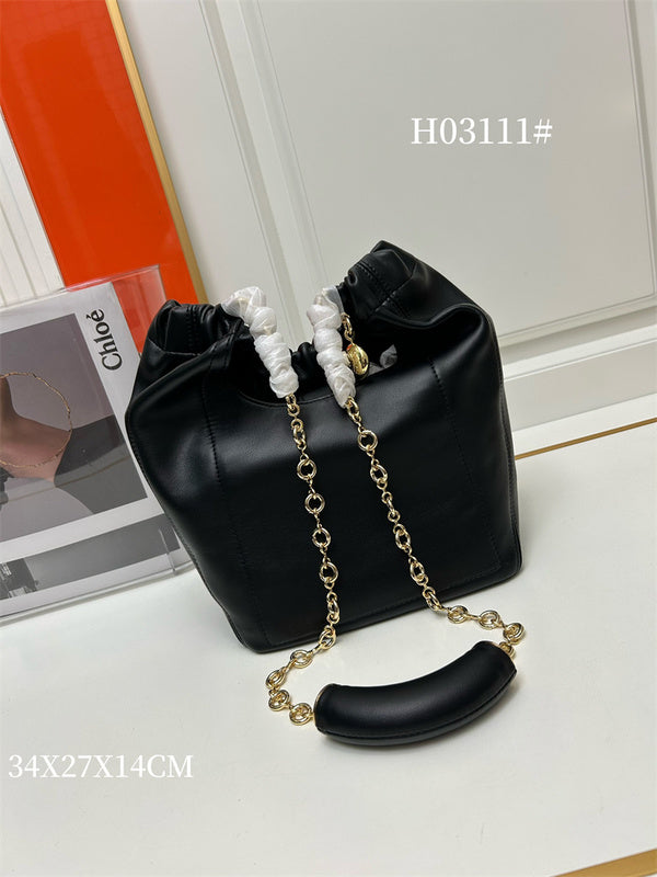 Ziva's Charm handbag – detail view (34cm*27cm*14cm)