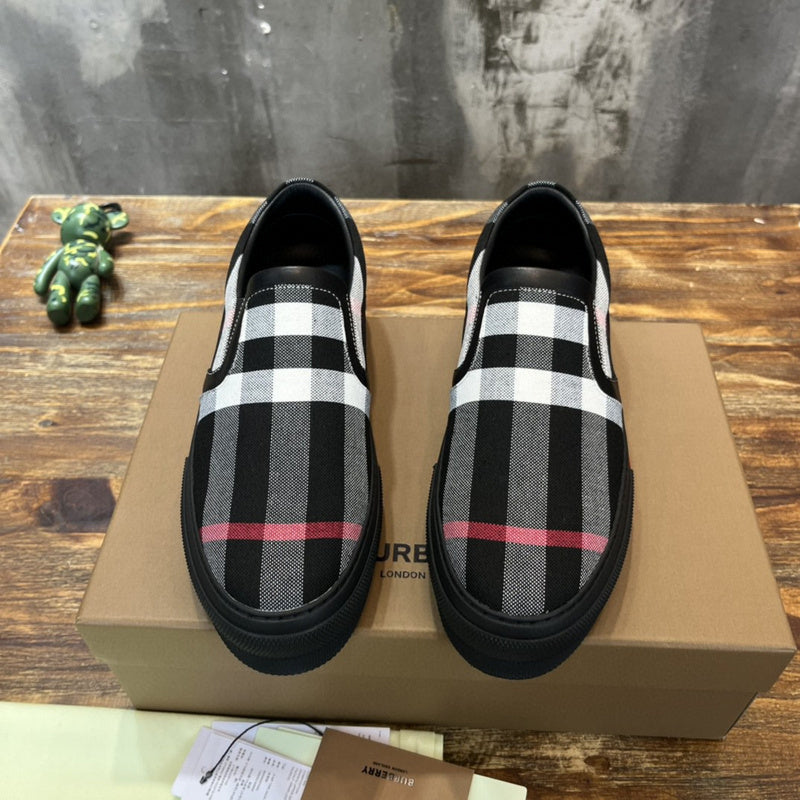 Burberry shoes Style 294 - packaging and accessories