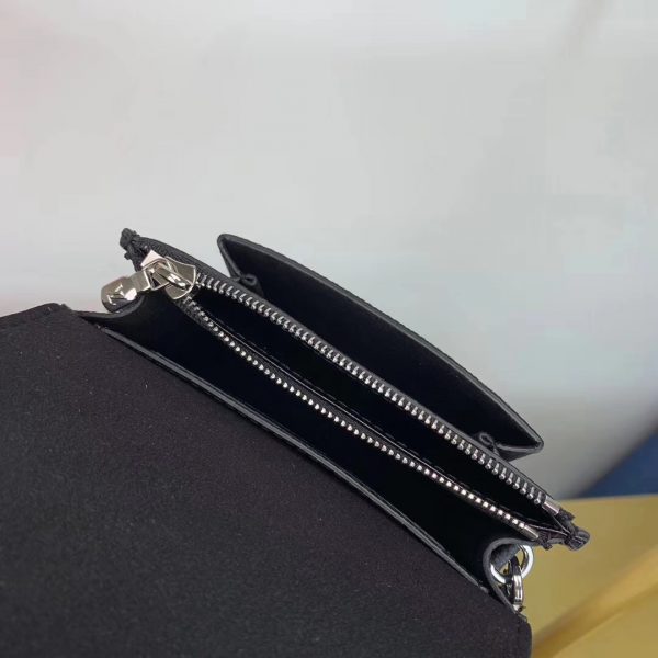 Handle and strap detail of premium elevated women's handbag – women's designer-style accessory