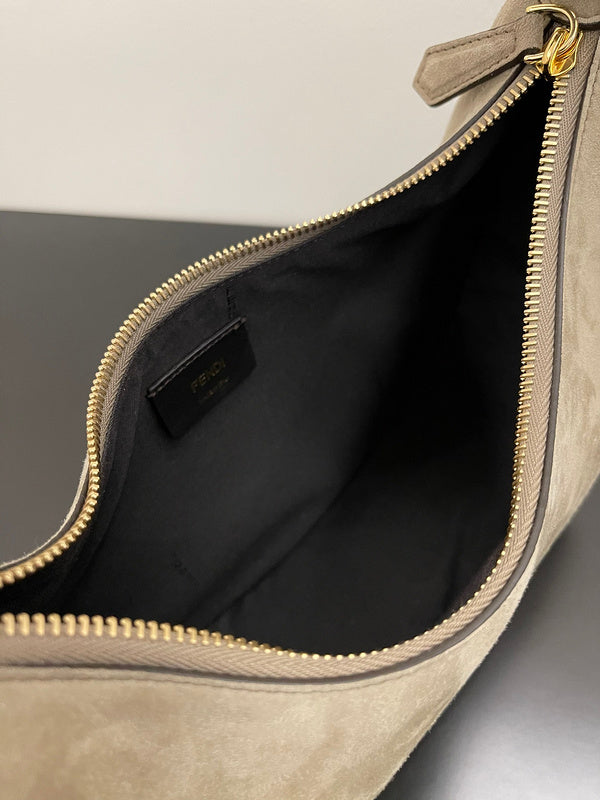 Ziva's Charm handbag – product shot (16.5cm*14cm*5cm)