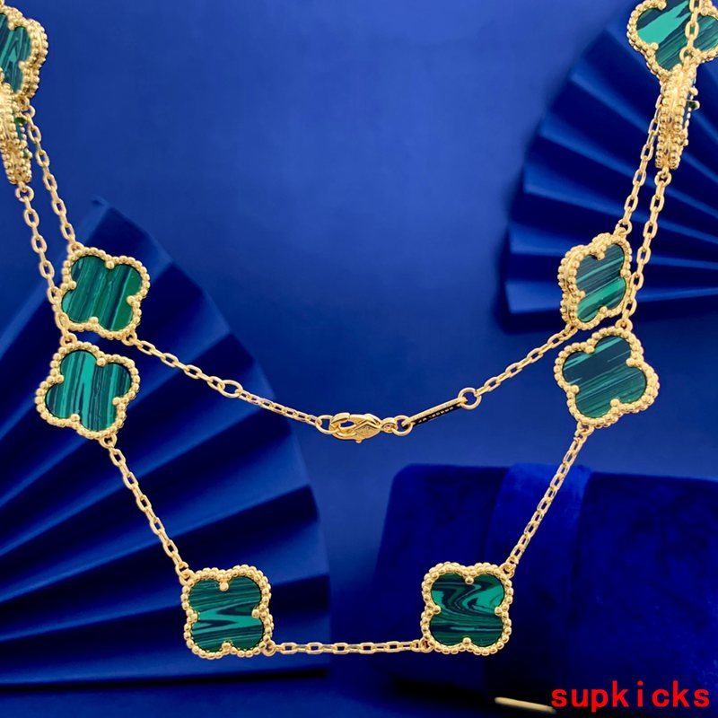 Close-up detail view of Van Cleef & Arpels unisex jewelry piece