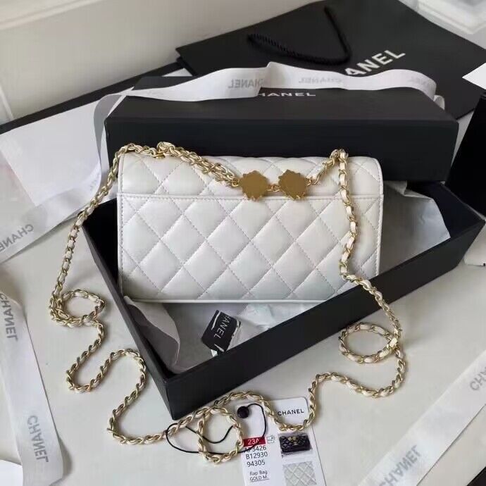  handbag, compact everyday style, image 3