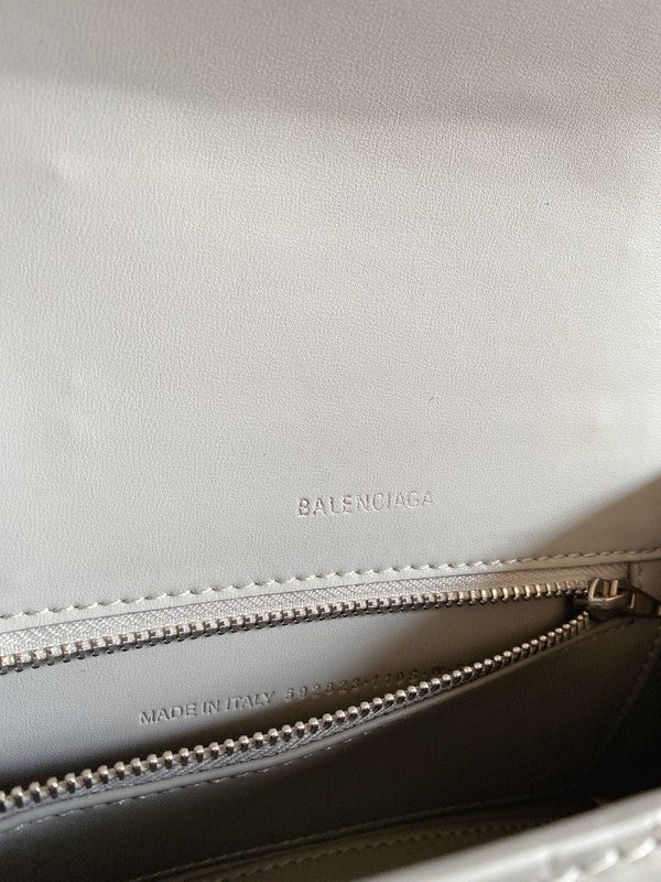 Zivas Charm Modern Edge Premium Handbag (Designer-Inspired Craftsmanship) – Side Profile
