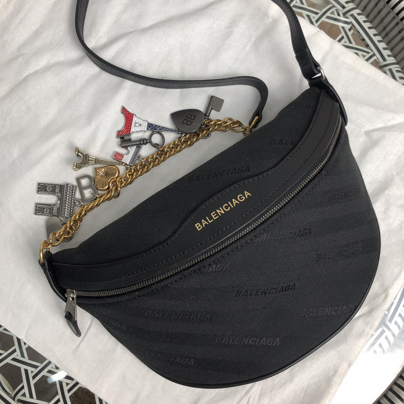 Handle and strap detail of polished chic women's handbag – women's everyday handbag