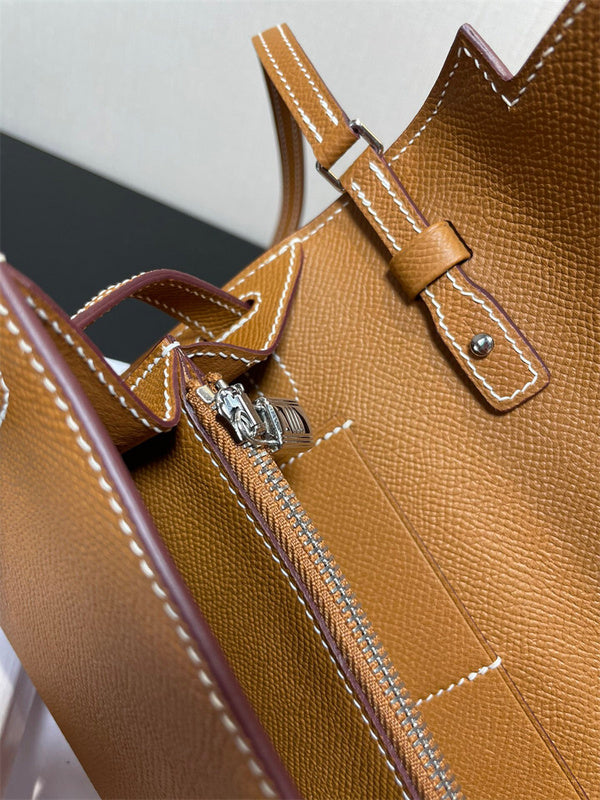  Streamlined carryall bag front view 19