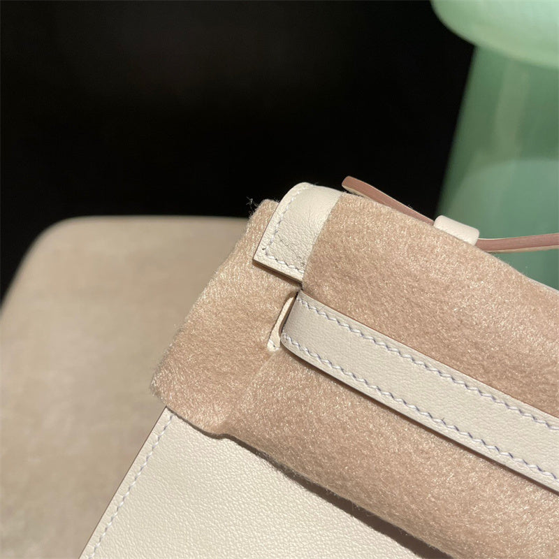  tailored shopper bag detail view showing craftsmanship 20