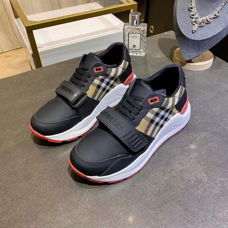 Burberry shoes Style 065 - packaging and accessories