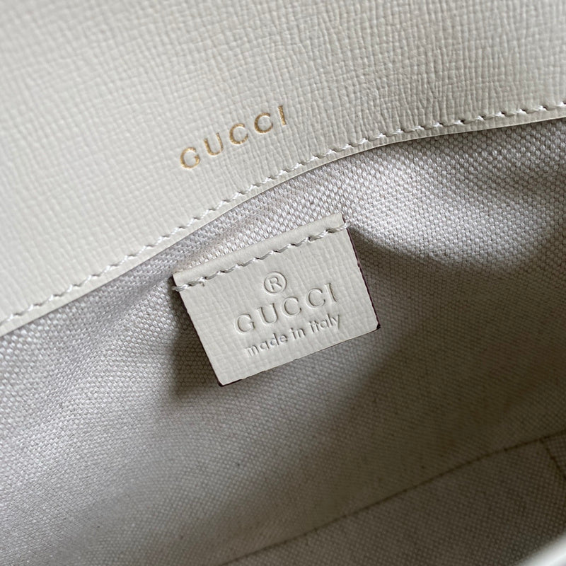 Side profile of structured refined women's handbag – women's everyday handbag