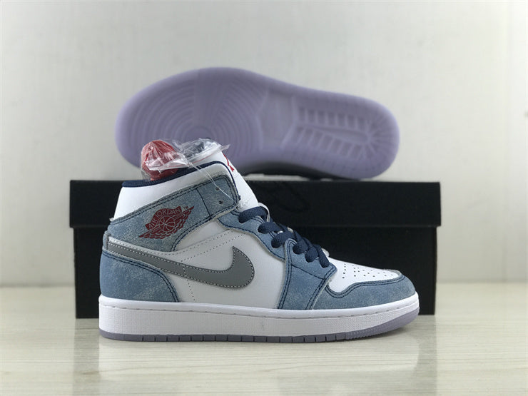 Nike classic monochrome luxury sneakers view 17 retro runner design