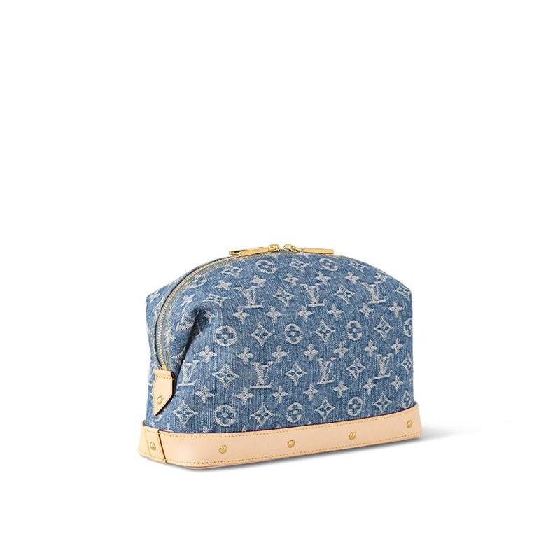  clean-lined crossbody bag styled with outfit 12