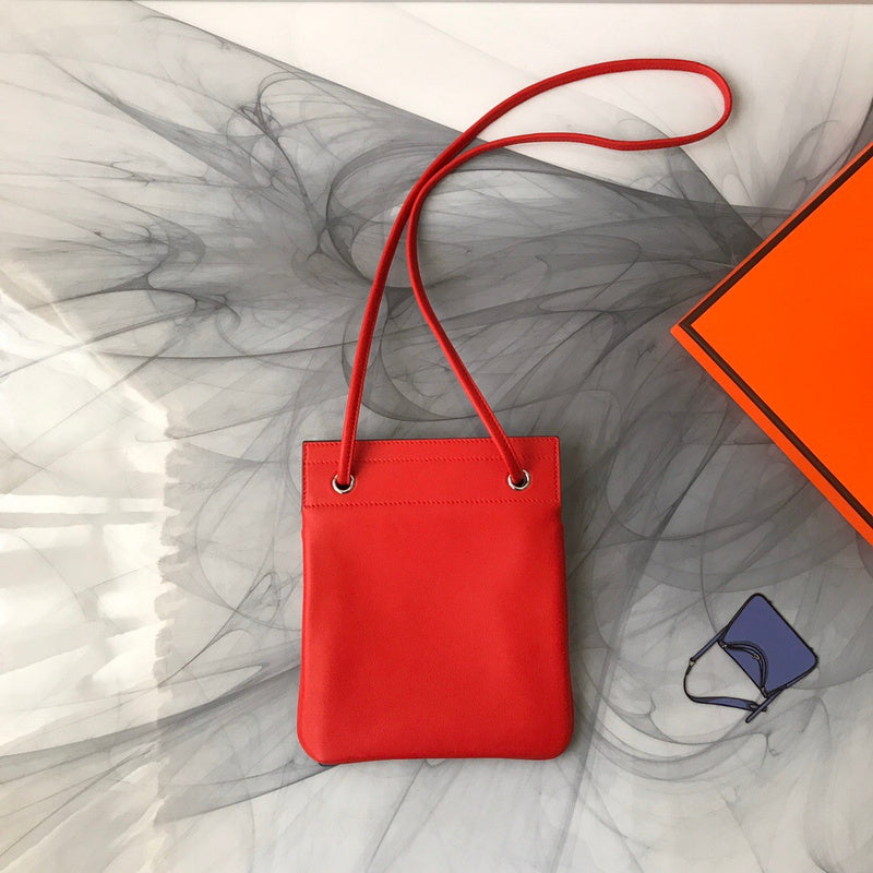 Close-up detail of everyday-ready bag design