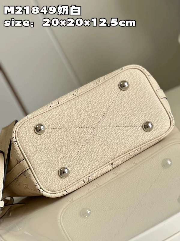 Back view of structured refined women's handbag – women's everyday handbag