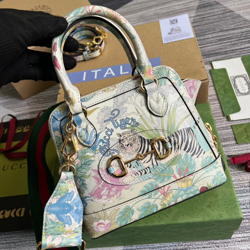 Handle and strap detail of premium everyday-luxe women's handbag – women's luxury handbag