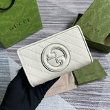 Front view of everyday-luxe elevated women's handbag – women's luxury accessory
