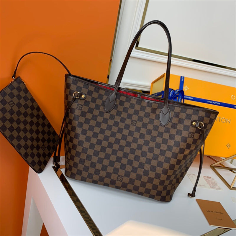  satchel interior and compartment view 33