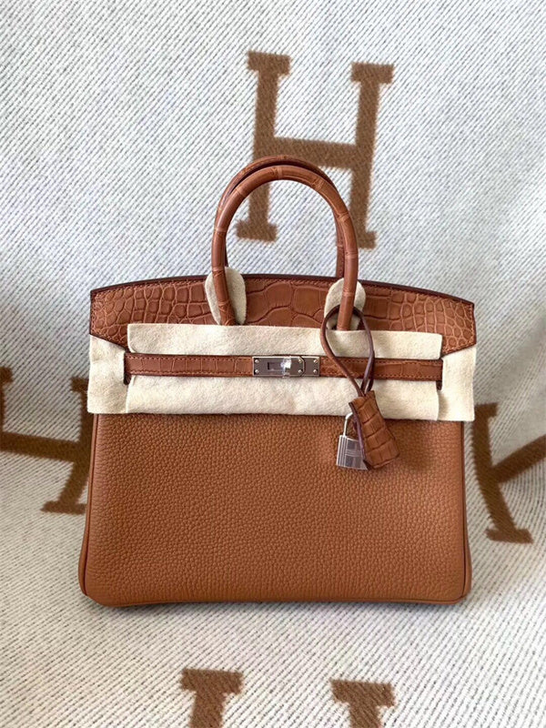 Signature tote bag front view 7