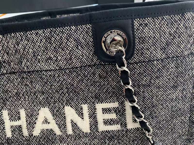 Zivas Charm Understated Luxury Luxury Handbag (Versatile Style Statement) – Styled Look