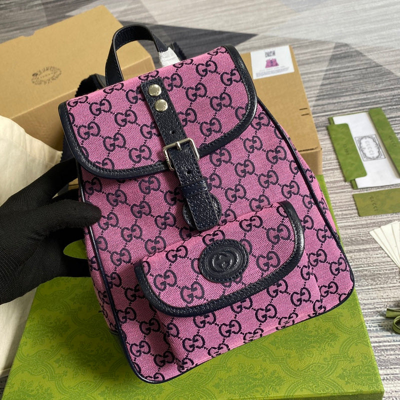 Handle and strap detail of classic statement women's handbag – women's premium purse